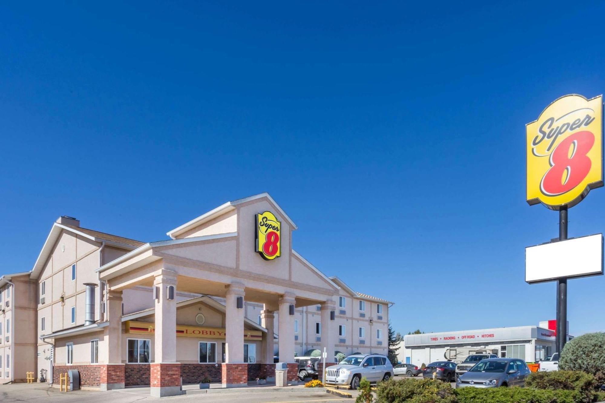 4 Budget Hotels Close to Tunnels of Moose Jaw