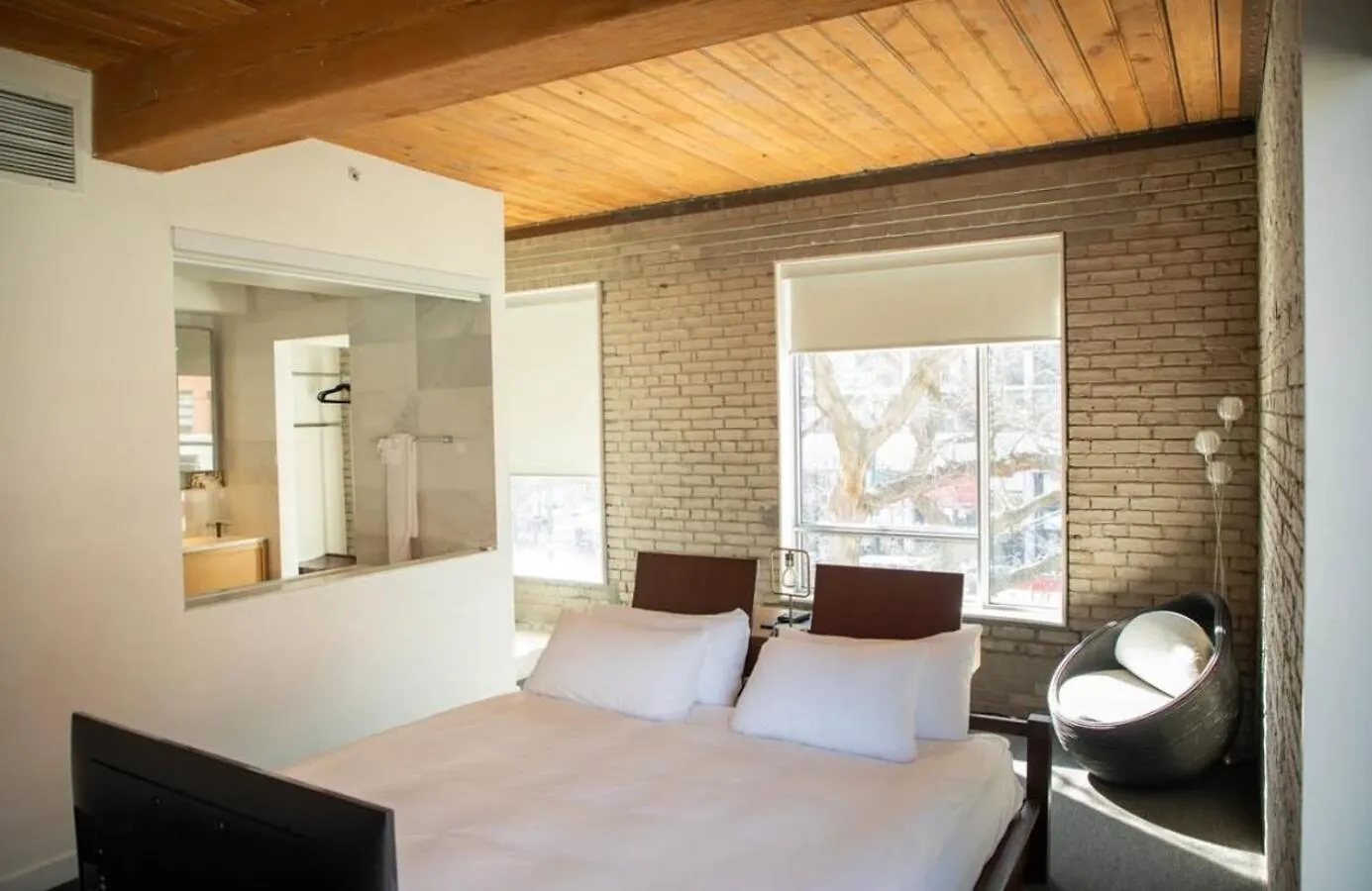 6 Smart Airport Hotels In Fashion District Worth Booking