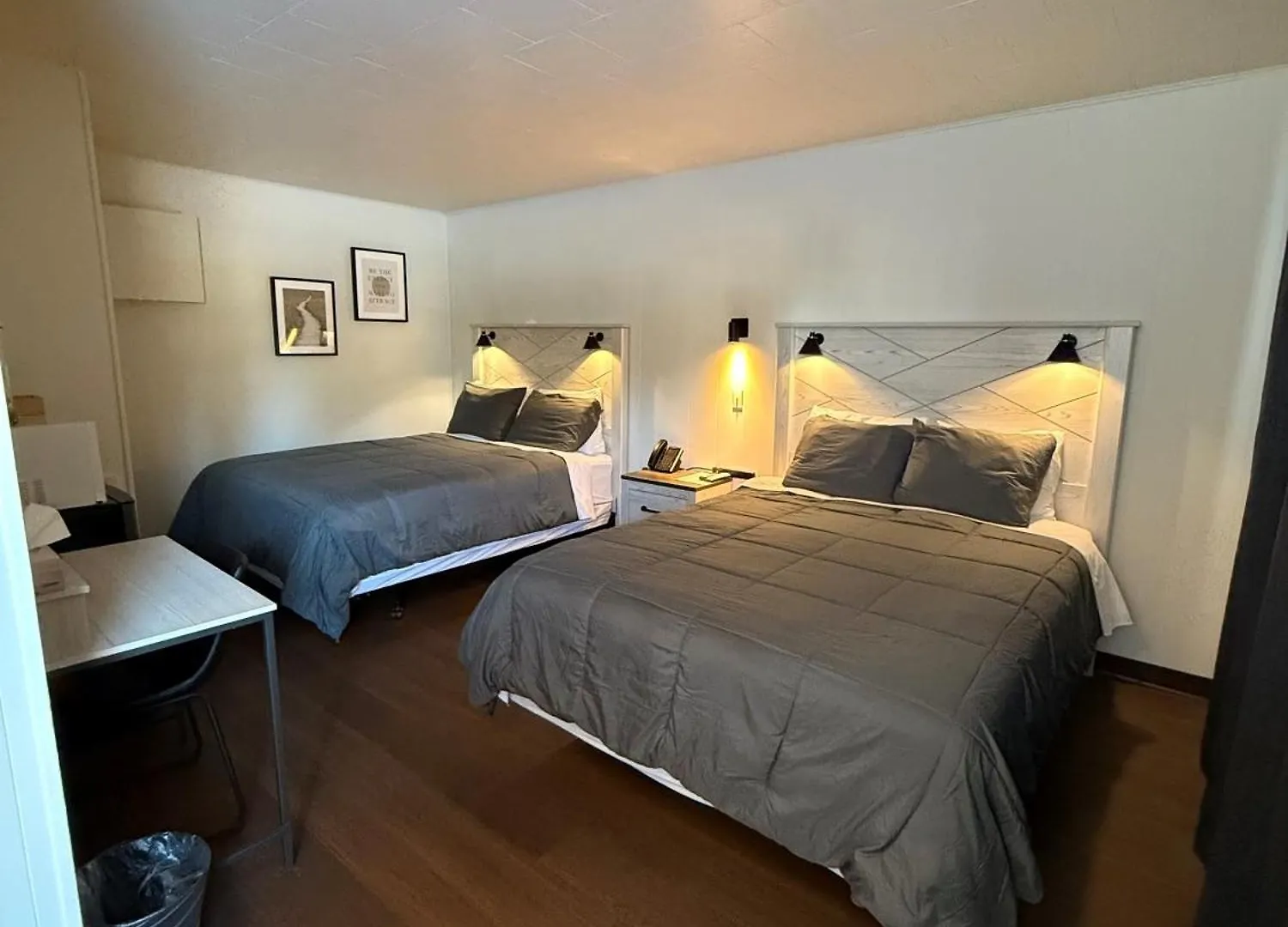 Staying in Manitoba: 4 Couple Hotels Compared