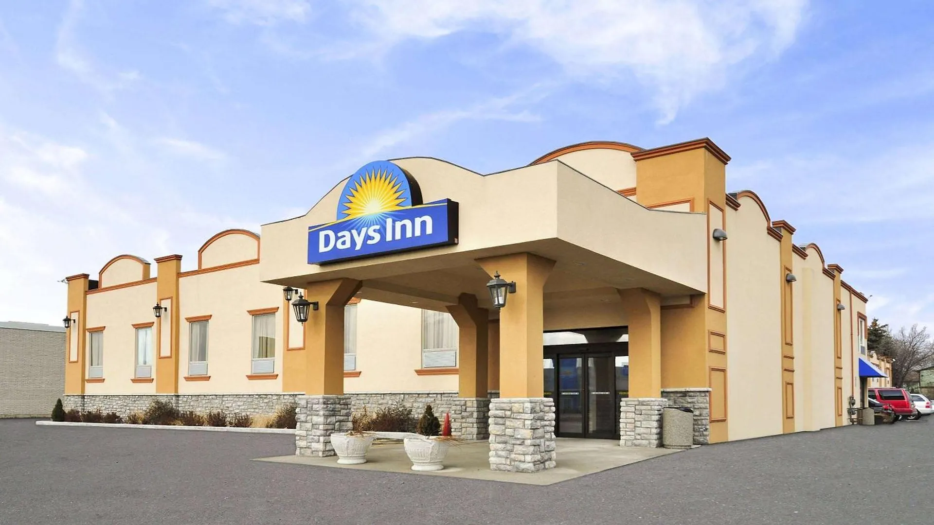 8 Business Hotels Near Mississauga Convention Centre for Corporate Stays