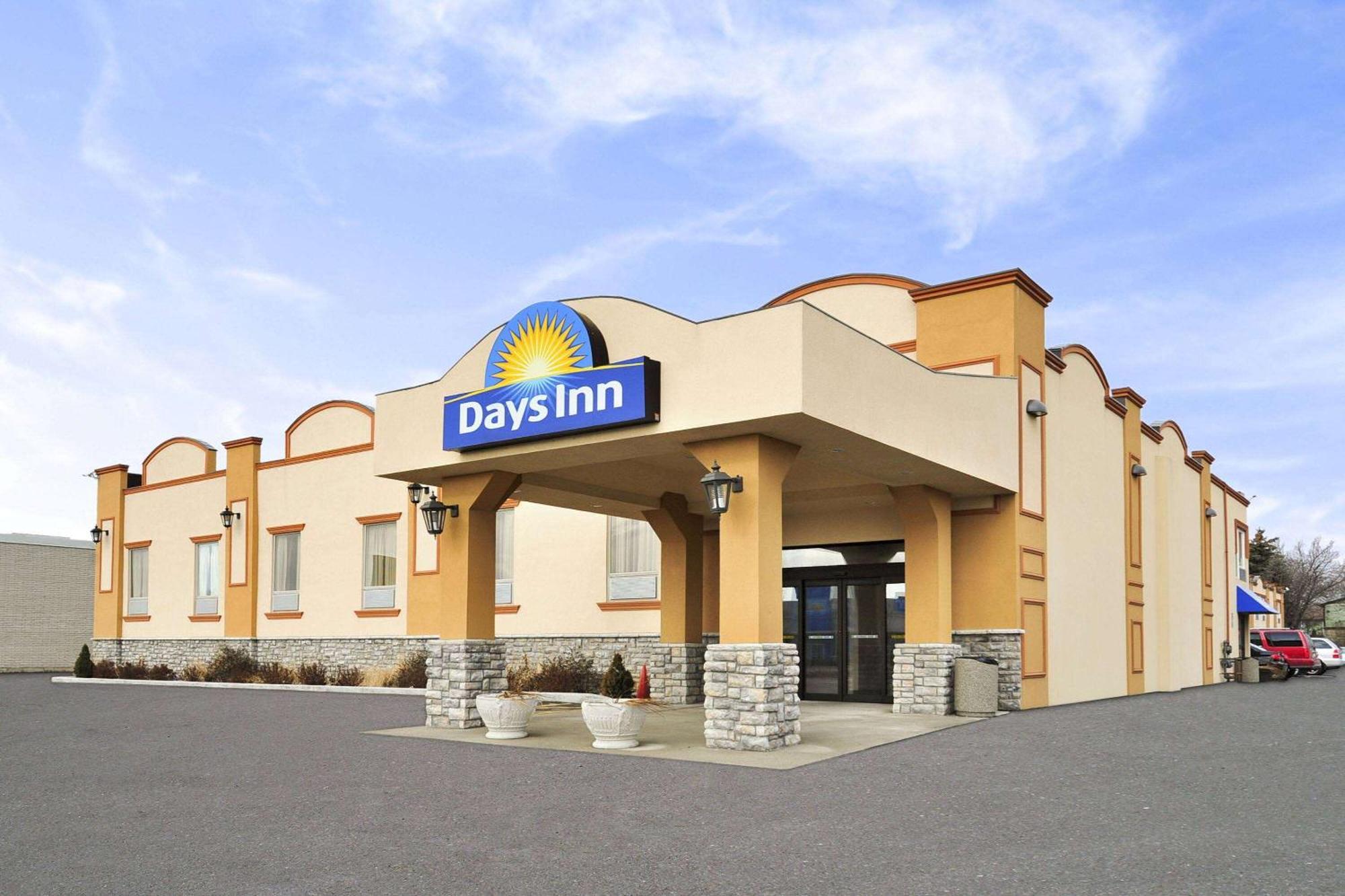 8 Business Hotels Near Mississauga Convention Centre for Corporate Stays